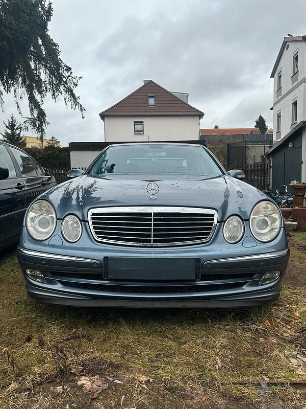 Gebraucht Mercedes E270 177 PS (130 kW) 2003 Blau Limousine