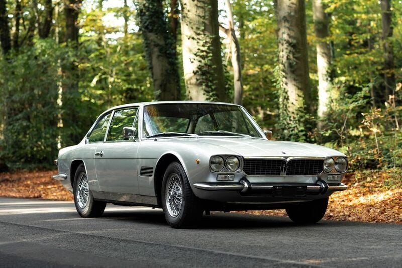 Argento indianapolis Gebraucht 1971 Maserati Mexico Coupé | 66.990 € - Bild 1/4