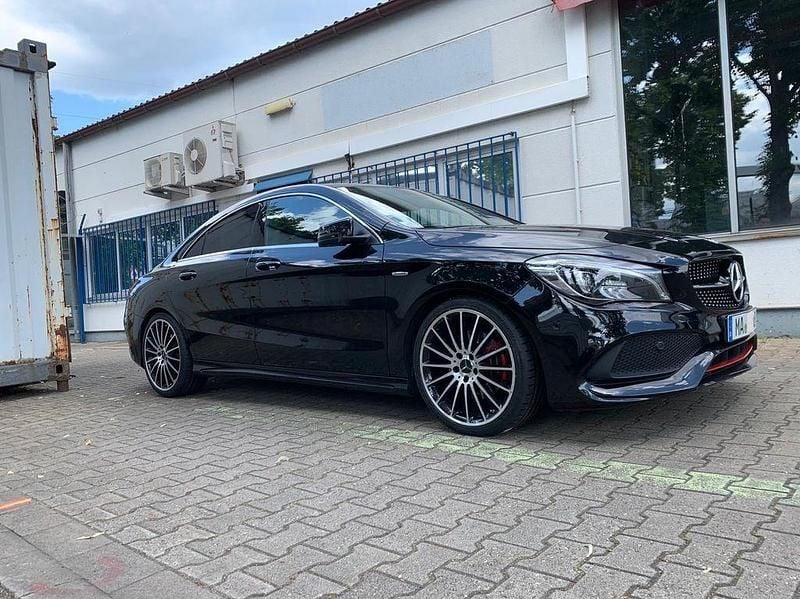 Gebraucht Mercedes CLA250 218 PS (160 kW) 2017 Schwarz Limousine