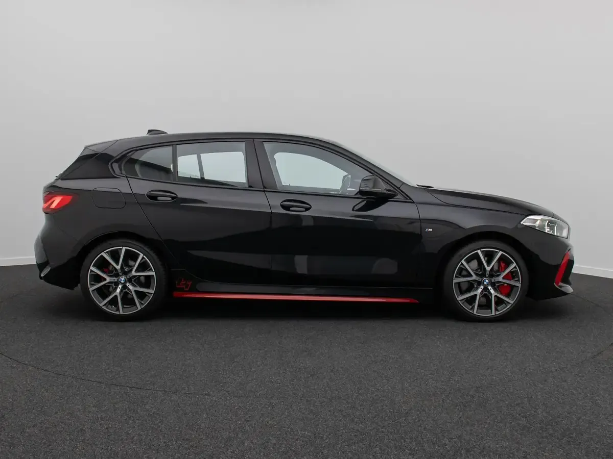Gebraucht BMW 128 M Sport 265 PS (194 kW) 2022 Saphirschwarz metallic.475schwarz Limousine
