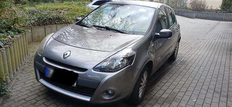 Gebraucht Renault Clio IV Collection 75 PS (55 kW) 2013 Grau Kleinwagen