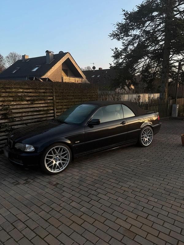Gebraucht BMW 330 Cabriolet 231 PS (169 kW) 2001 Schwarz Cabrio