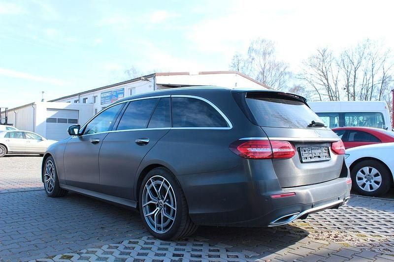 Gebraucht Mercedes E400 Luxury 330 PS (242 kW) 2022 Schwarz Limousine