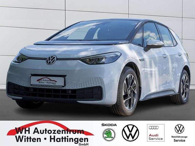 Gletscherweiß metallic Gebraucht 2023 VW ID.3 Pro Performance Kleinwagen | 25.968 € (Guter Preis) - Bild 1/4