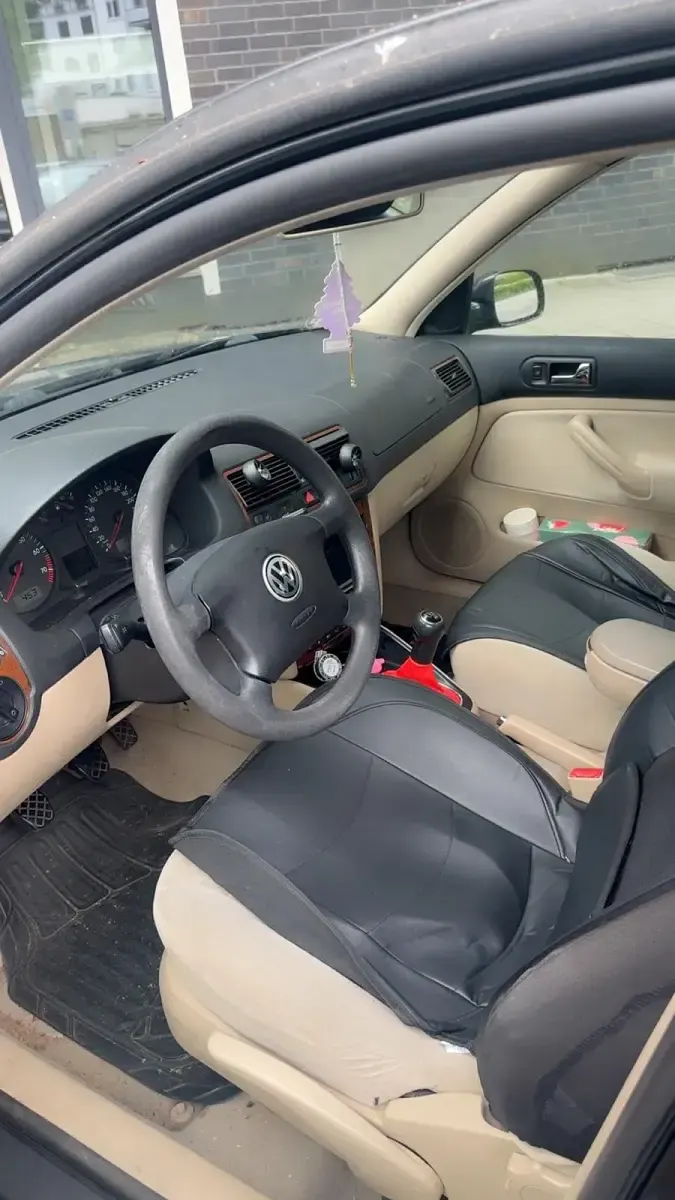Gebraucht VW Golf IV 105 PS (77 kW) 2001 Schwarz Kleinwagen