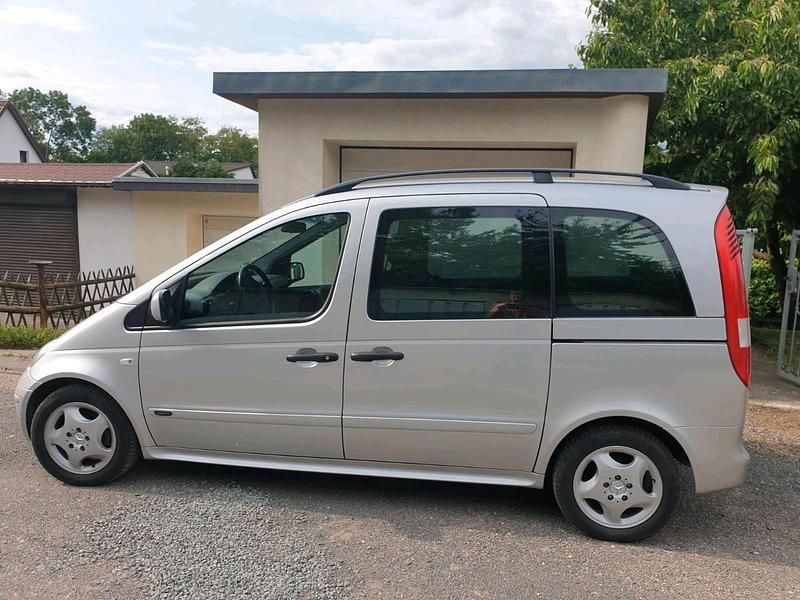 Silber Gebraucht 2002 Mercedes Vaneo Van / Kleinbus | 3.000 € (Fairer Preis) - Bild 1/4
