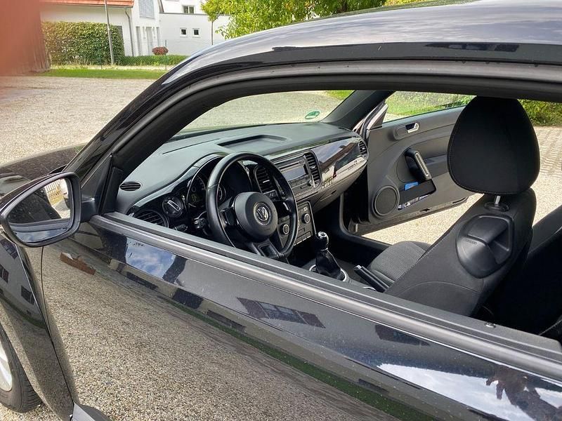 Gebraucht VW Beetle 105 PS (77 kW) 2012 Schwarz Kleinwagen