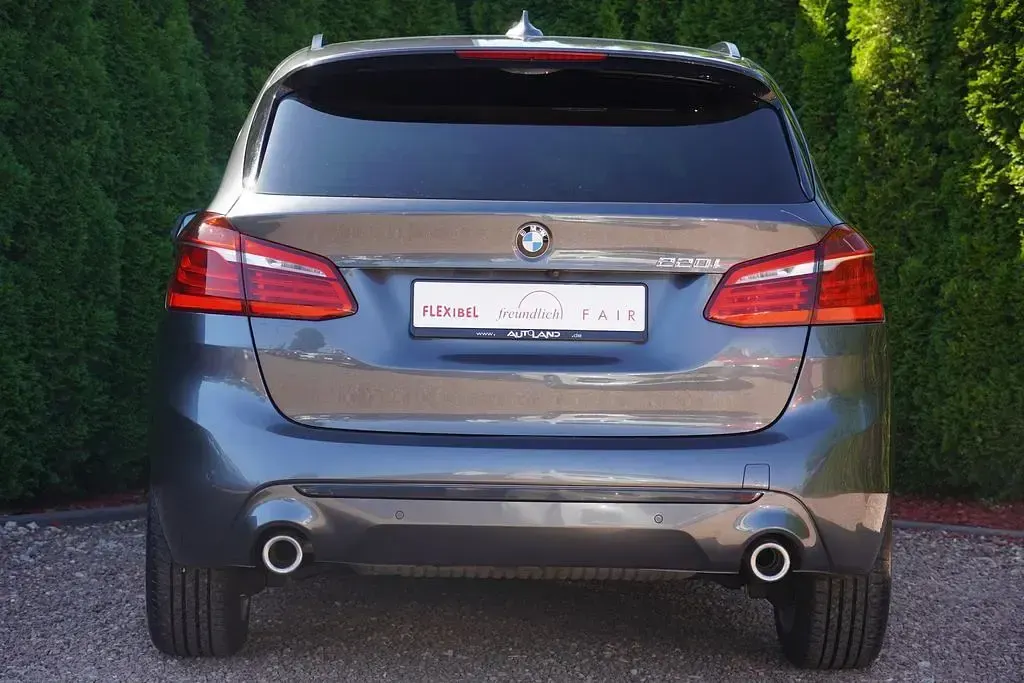Gebraucht BMW 220 Active Tourer 192 PS (141 kW) 2019 Grau Van / Kleinbus