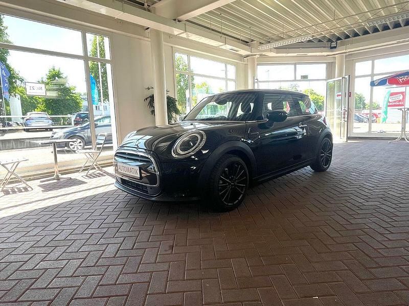 Gebraucht Mini ONE Essential 102 PS (75 kW) 2022 Schwarz Kleinwagen