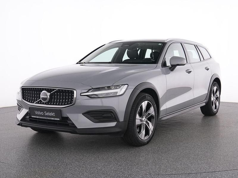 Gebraucht Volvo V60 CC Plus 197 PS (144 kW) 2023 Grau Kombi