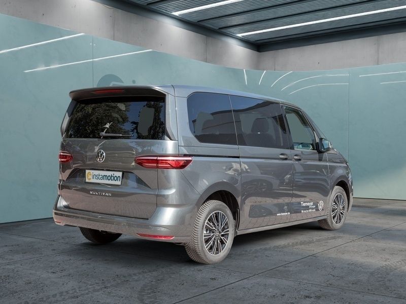 Gebraucht VW Multivan 150 PS (110 kW) 2024 Grau Van / Kleinbus