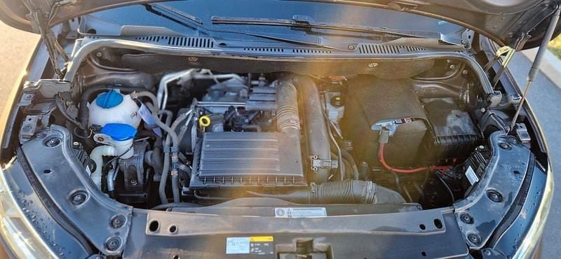 Gebraucht VW Caddy Highline 125 PS (91 kW) 2015 Braun Van / Kleinbus