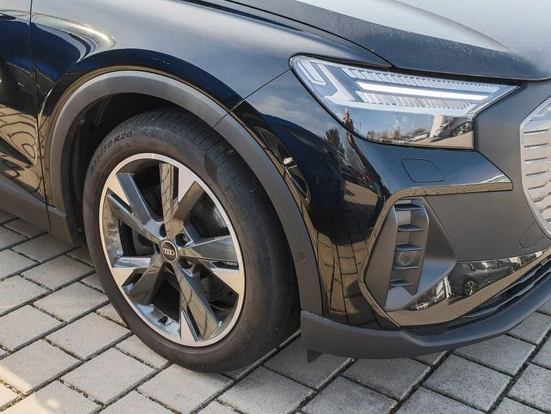 Gebraucht Audi Q4 e-tron Ambiente 150 kW (204 PS) 2022 Mythosschwarz SUV
