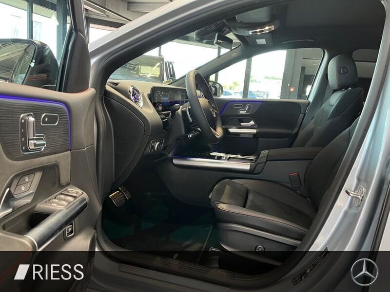 Gebraucht Mercedes B180 AMG 136 PS (100 kW) 2025 Silber Van / Kleinbus