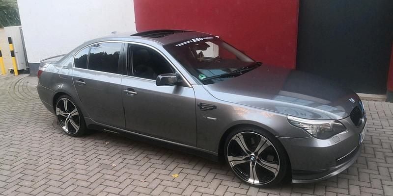 Gebraucht BMW 525 218 PS (160 kW) 2009 Grau Limousine