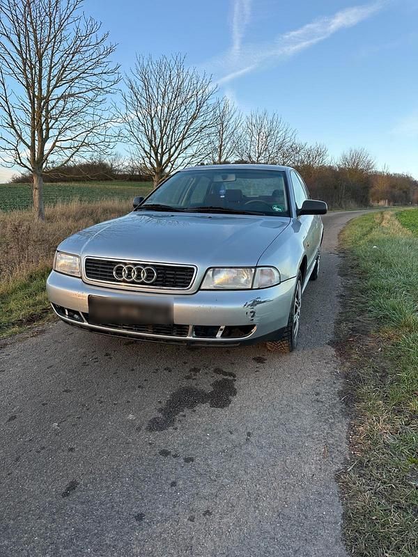 Silber Gebraucht 1996 Audi A4 Limousine | 650 € (Superpreis) - Bild 1/4