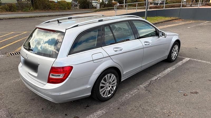 Gebraucht Mercedes C180 Elegance 156 PS (114 kW) 2014 Silber Kombi