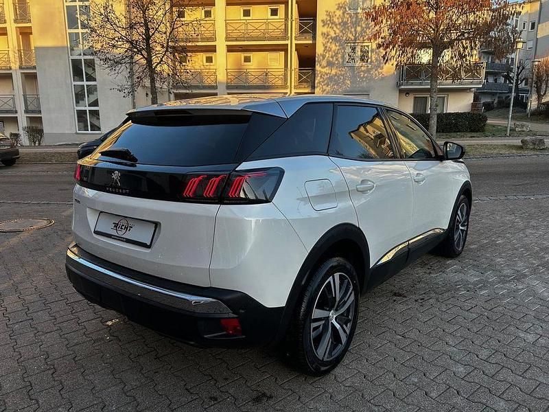 Gebraucht Peugeot 3008 Allure 131 PS (96 kW) 2023 Weiß SUV
