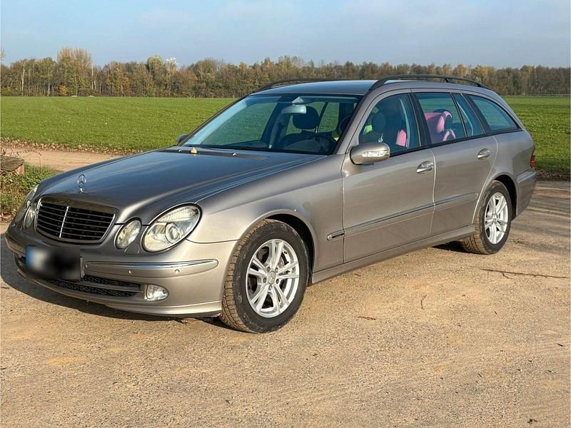 Gebraucht Mercedes E320 Avantgarde 224 PS (164 kW) 2003 Gold Kombi