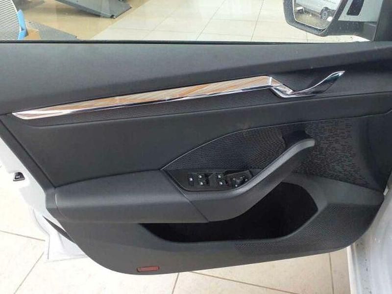 Gebraucht Skoda Octavia Style 150 PS (110 kW) 2022 Moonweiß perleffekt Kombi