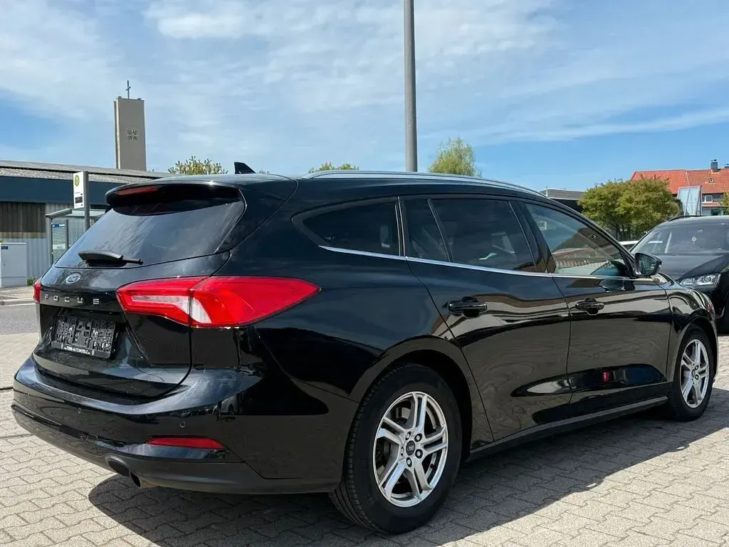 Gebraucht Ford Focus Cool & Connect 150 PS (110 kW) 2019 Schwarz Limousine