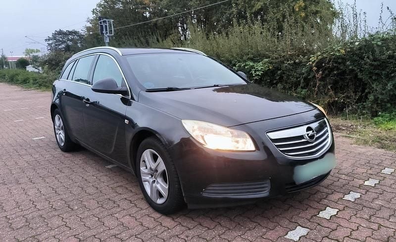 Schwarz Gebraucht 2010 Opel Insignia Kombi | 2.850 € (Guter Preis) - Bild 1/4