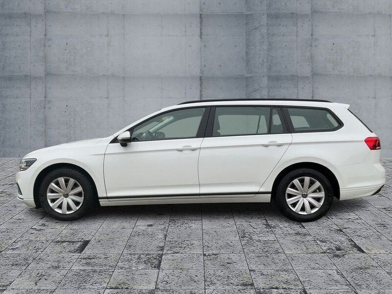 Gebraucht VW Passat Conceptline 150 PS (110 kW) 2022 Pure white Kombi