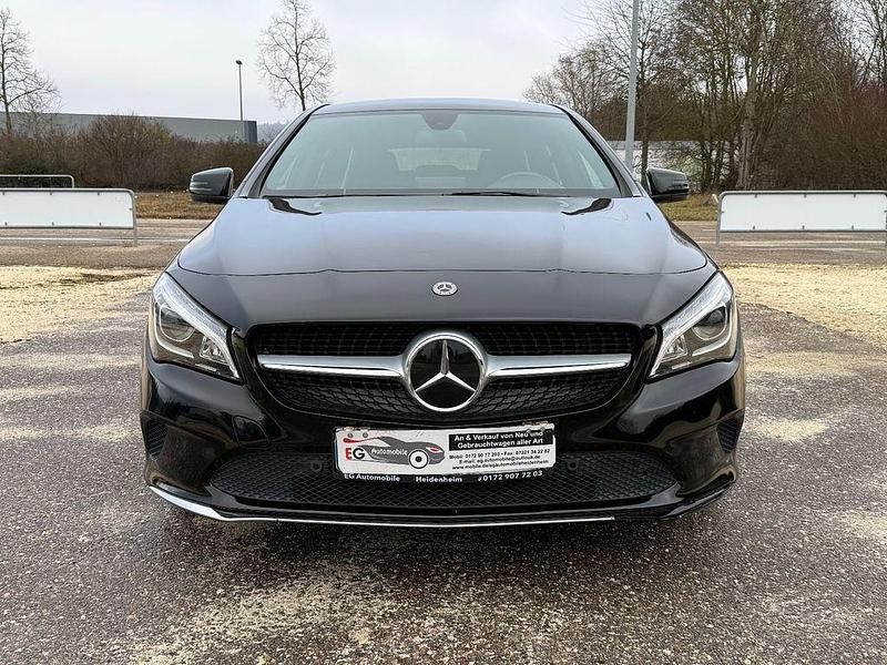 Gebraucht Mercedes CLA200 Shooting Brake Urban 136 PS (100 kW) 2017 Schwarz Kombi