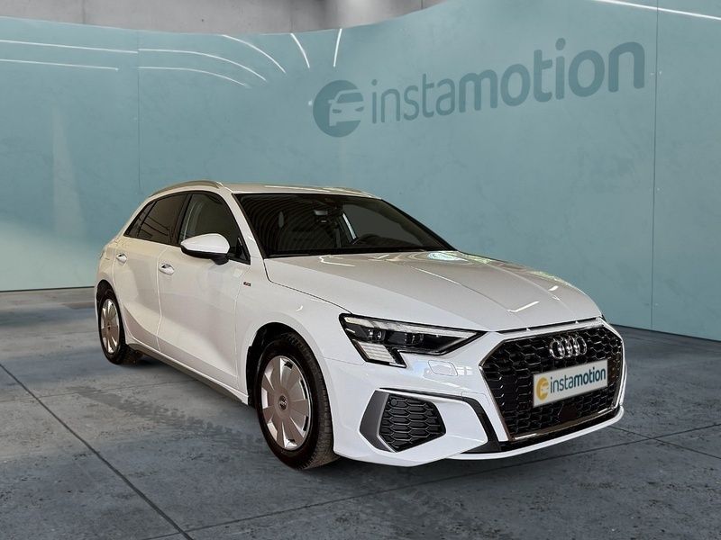 Weiß Gebraucht 2024 Audi A3 Sportback S-Line Limousine | 37.020 € (Guter Preis) - Bild 1/4