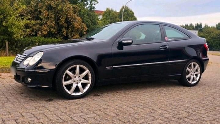 Gebraucht Mercedes C160 122 PS (89 kW) 2005 Schwarz Coupé
