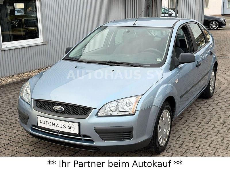 Gebraucht Ford Focus Trend 101 PS (74 kW) 2005 Blau Limousine