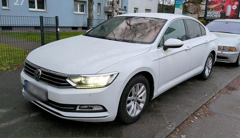 Gebraucht VW Passat 120 PS (88 kW) 2018 Weiß Limousine
