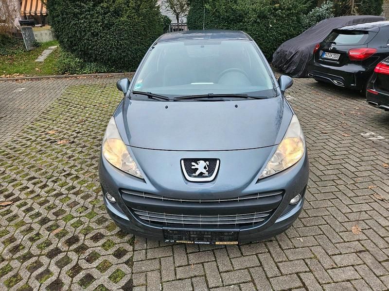 Gebraucht Peugeot 207 95 PS (69 kW) 2011 Grau Kleinwagen