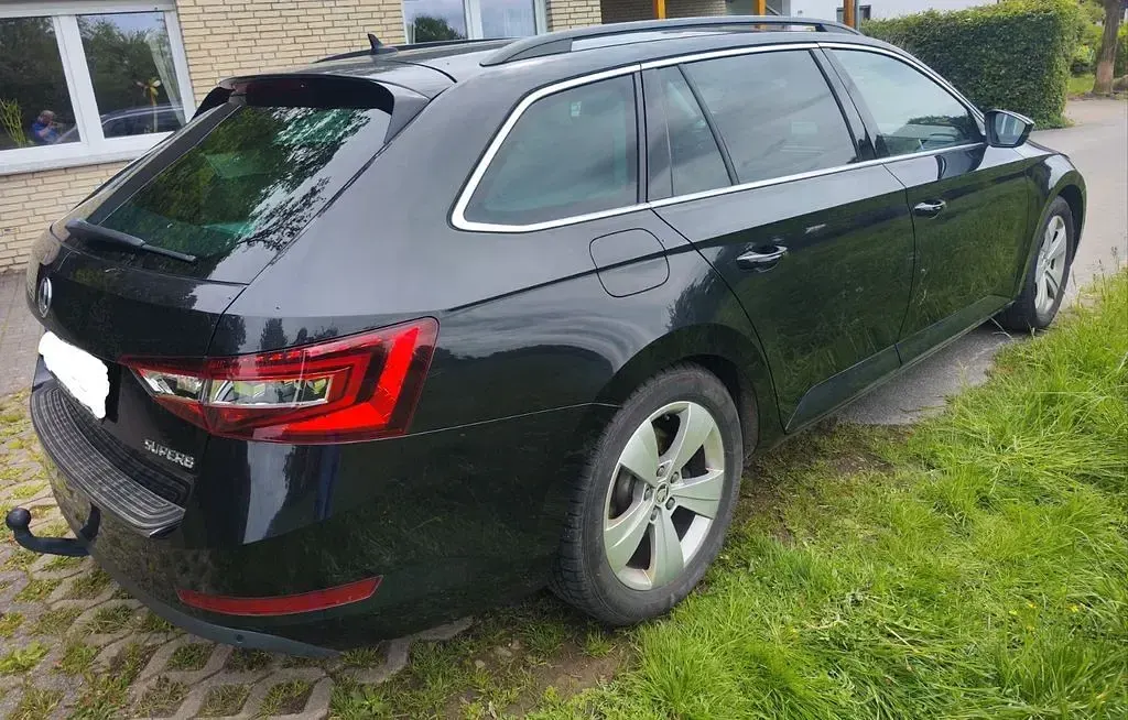 Gebraucht Skoda Superb Style 150 PS (110 kW) 2018 Schwarz Kombi