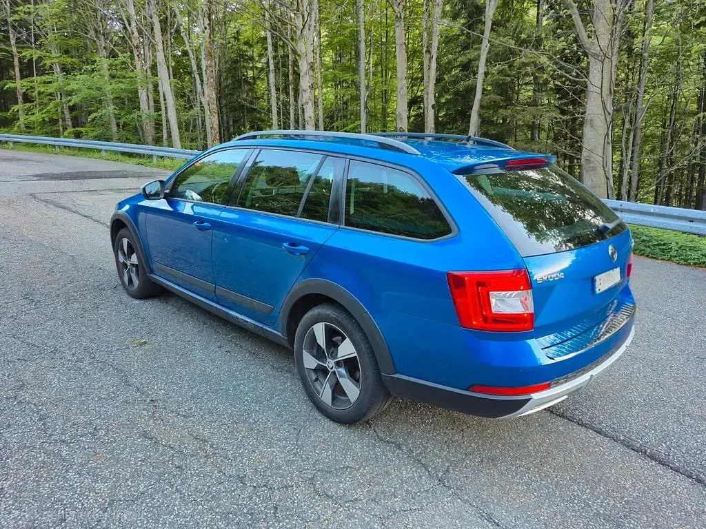 Gebraucht Skoda Octavia 184 PS (135 kW) 2015 Blau Kombi