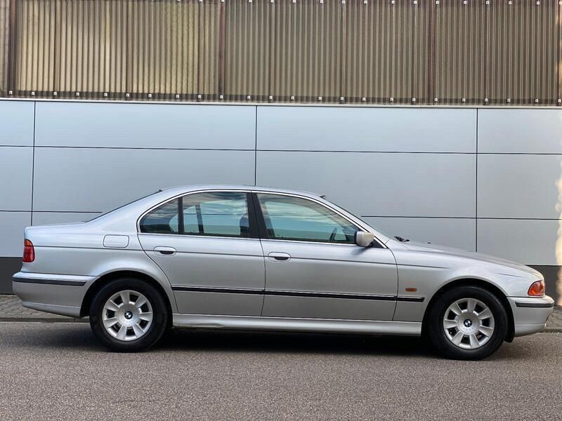 Silber Gebraucht 2000 BMW 520 Limousine | 5.000 € - Bild 1/4