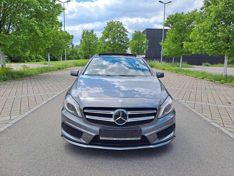 Grau Gebraucht 2012 Mercedes A200 Limousine | 9.700 € (Guter Preis) - Bild 1/4