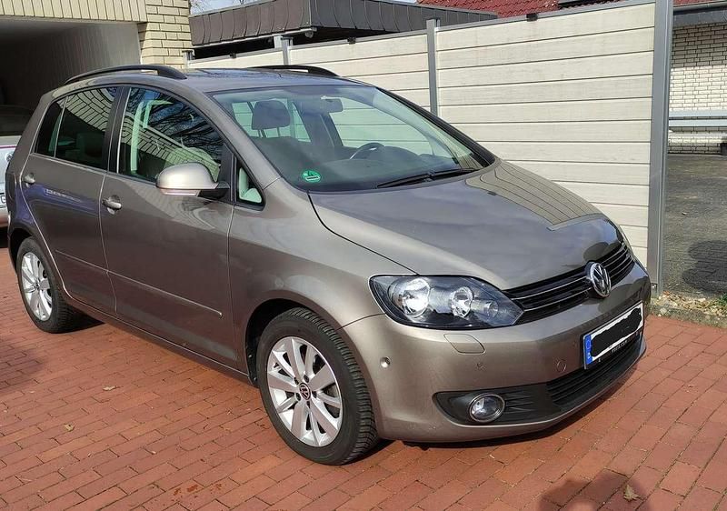 Gebraucht VW Golf VII Comfortline 122 PS (89 kW) 2014 Braun Limousine