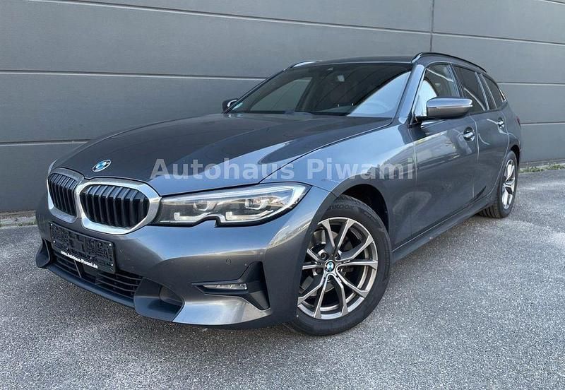 Mineralgrau Gebraucht 2021 BMW 320 Sport Line Kombi | 16.400 € (Fairer Preis) - Bild 1/4