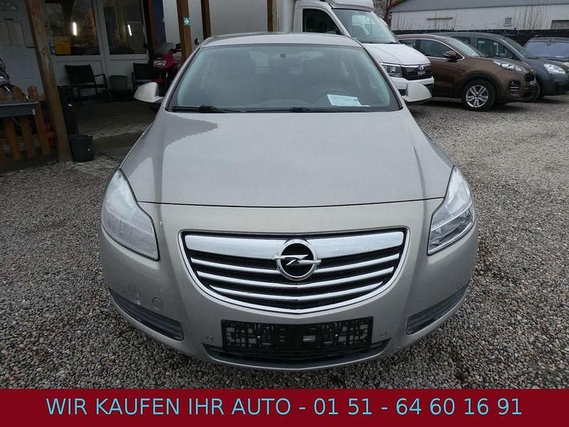 Gebraucht Opel Insignia Selection 116 PS (85 kW) 2012 Beige Limousine