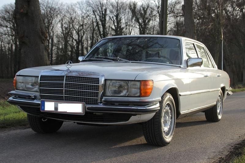 Weiß Gebraucht 1977 Mercedes 450 SE Limousine | 18.800 € - Bild 1/4
