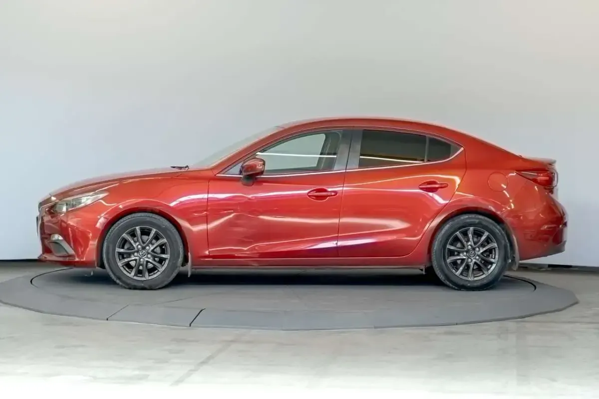 Gebraucht Mazda 3 Center-Line 105 PS (77 kW) 2014 Rot Limousine
