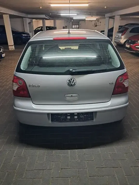 Gebraucht VW Polo Basis 64 PS (47 kW) 2004 Silber Kleinwagen
