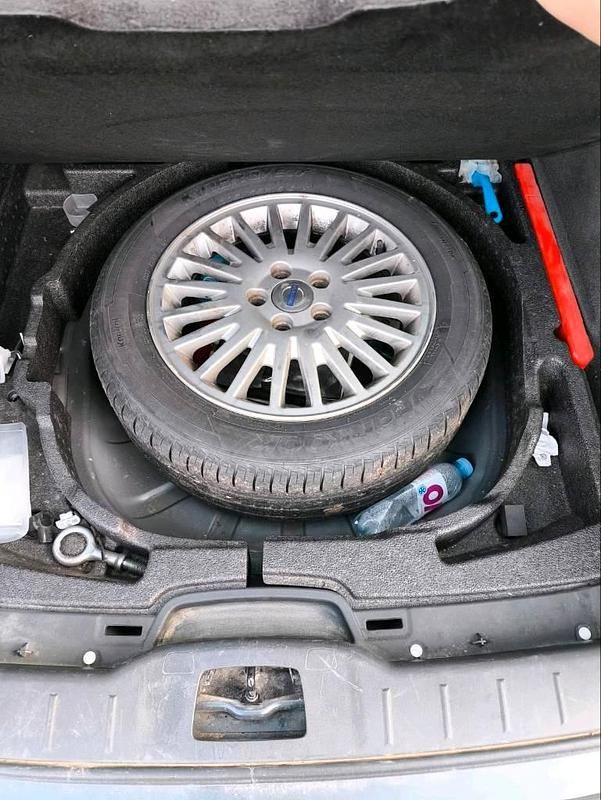 Usado Volvo V50 136 CV (100 kW) 2008 Gris Familiar