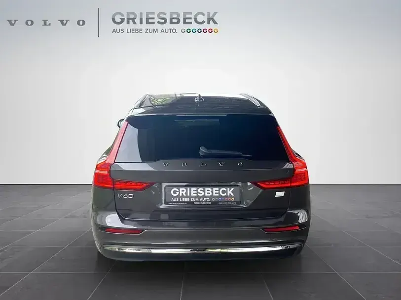 Gebraucht Volvo V60 Plus 455 PS (334 kW) 2023 Platinum grey / metallic Kombi