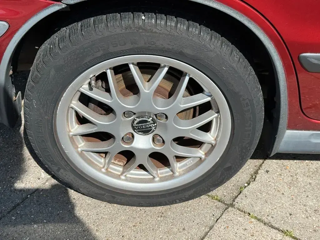 Gebraucht Volvo V40 125 PS (91 kW) 2000 Rot Kombi