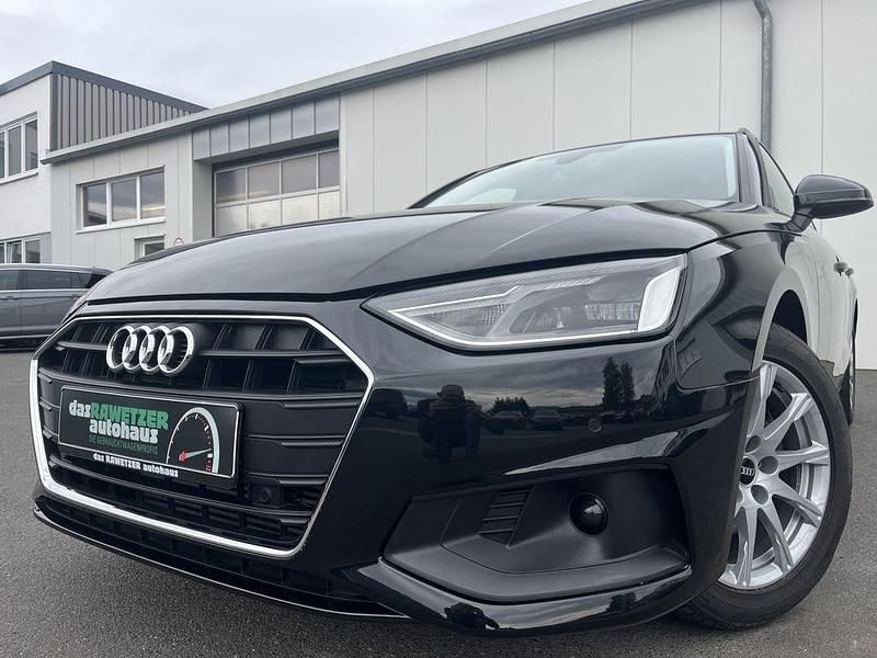 Mythosschwarz Gebraucht 2022 Audi A4 Kombi | 25.280 € (Guter Preis) - Bild 1/4