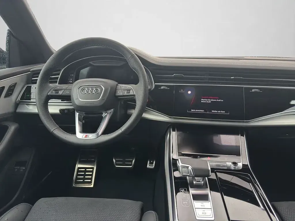 Gebraucht Audi Q8 S-Line 394 PS (289 kW) 2025 Chilirot metallic SUV