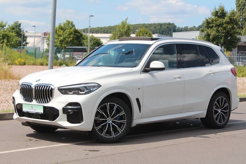 Alpinweiss iii Gebraucht 2022 BMW X5 M Sport SUV | 51.990 € (Superpreis) - Bild 1/4