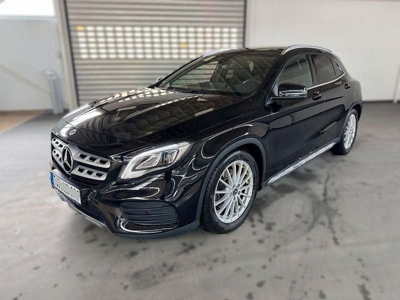 Schwarz Gebraucht 2019 Mercedes GLA250 AMG line SUV | 23.499 € (Superpreis) - Bild 1/4